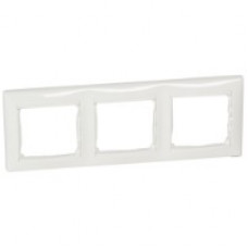 Рамка Legrand Valena 3м гориз. бел. 774453 Рамка Legrand Valena 3м гориз. бел. 774453